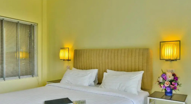 Двухместный номер Deluxe с видом на бассейн Southgate Residence Hotel - SHA Certified