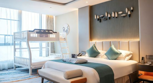 Семейный люкс Charming Hotel