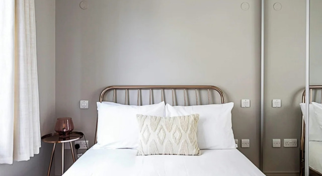 Modern Brentford Flat