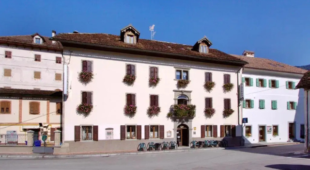 Albergo Alle Alpi, Prenota Hotel Comeglians Carnia