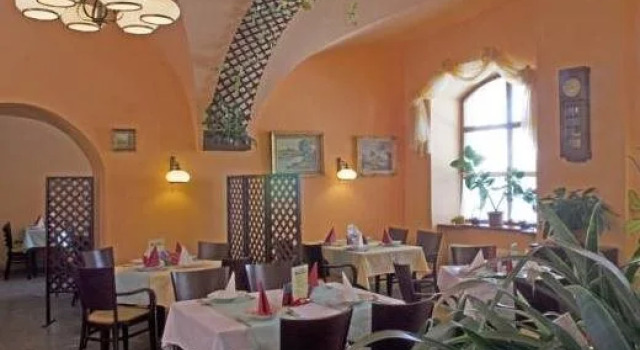 Městský Hotel Dorinka, Забронировать Отель Хостинне Краловеградецкий край