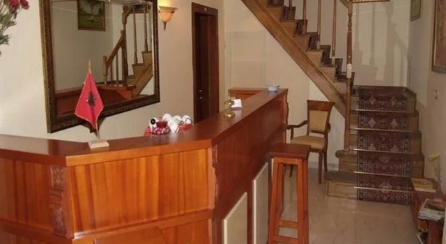Hotel Vila Belvedere, Забронировать Отель Отели области Тираны с парковкой, Парковка