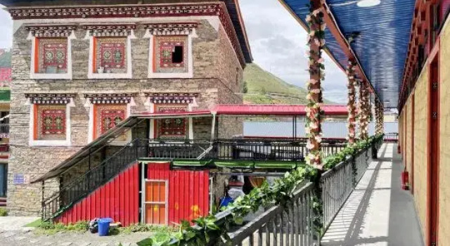 Xinduqiao Town Fenglinxi Boutique Homestay, Varaa Boutique-hotelli Hotellit Sichuan pysäköinnillä, Pysäköinti