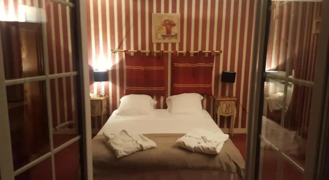 Номер Standard LOGIS - Hôtel & Restaurant Le Gonfalon