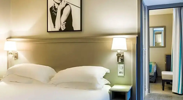 Номер Classic Hôtel Montcalm