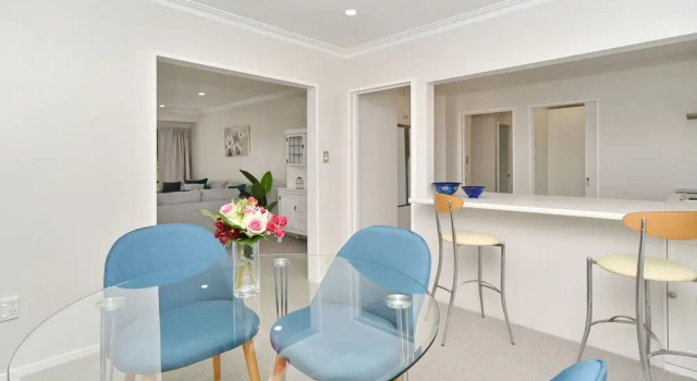 Parkstone - Christchurch Holiday Homes, Забронировать Отель Отели Крайстчёрч с парковкой, Парковка