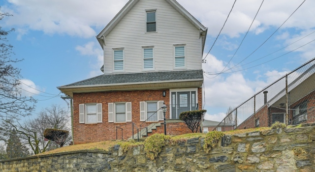 Апартаменты Easy NYC Access! Yonkers Apt 1/2 Mi to Metro-north