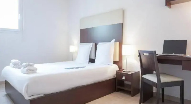 Апартаменты с 2 комнатами Comfort Aparthotel Six-Fours