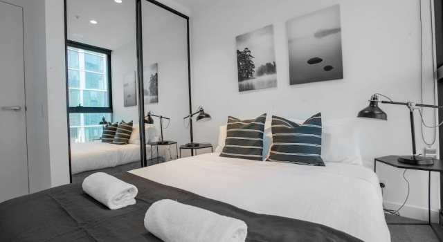 Cozy APT With City Views Next to Meblourne Central