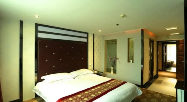 Yunjin Business Hotel (Guilin Railway Station Liangjiang Sihu Branch)
