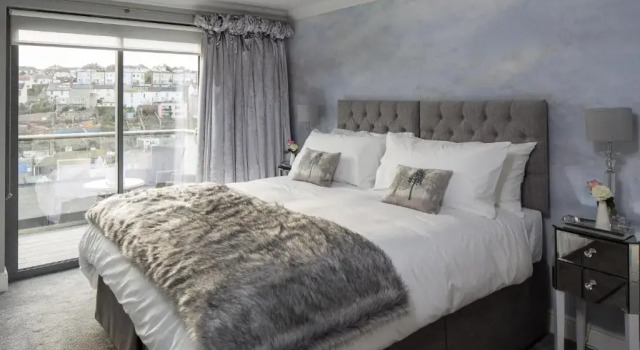 Deniz manzaralı Balkonlu Lüks çift kişilik oda Driftwood B&B