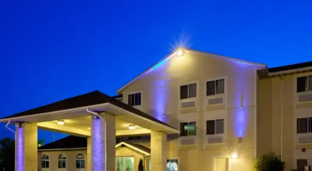 Кровать в общем номере Comfort Inn & Suites near Route 66