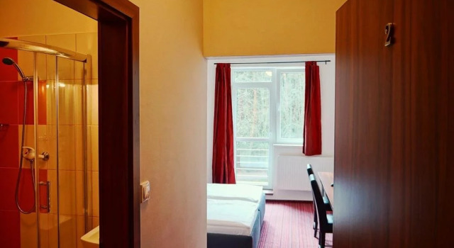 Restaurace a penzion Zděná Bouda, Reserva ahora Hotel Hradec Králové 