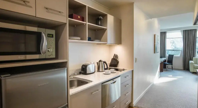 Апартаменты c 1 комнатой Quest On Lambton Serviced Apartments