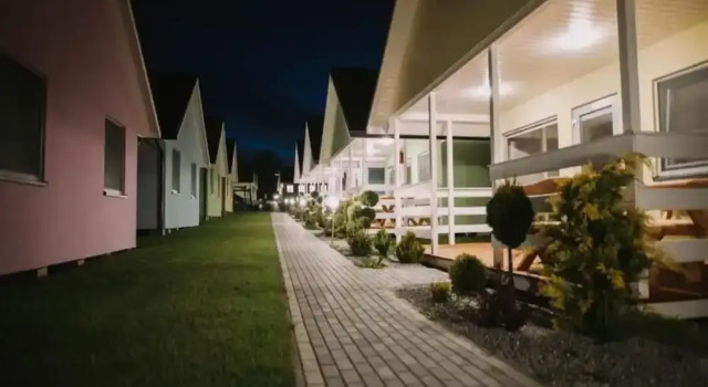 Коттедж Family holiday resort, holiday houses, Bobolin