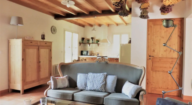 Charming house with private spa and terrace near Duras, Забронировать Курортный отель Дюра Lot-et-Garonne