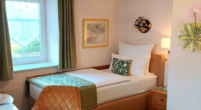 Номер Economy Logis L Auberge Gutshof