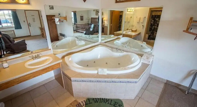 Двухместный номер Standard Bullwinkles Rustic Lodge