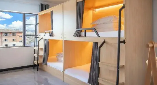 Кровать в общем номере (женский номер) Dianhui International Youth Hostel