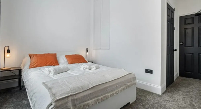 Immaculate 6-bed House in Newcastle, Book Hotel Hoteller i Wallsend med parkering, Parkering