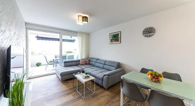 Beautiful Apartment in Okrug Gornji With 1 Bedrooms, Wifi and Outdoor Swimming Pool