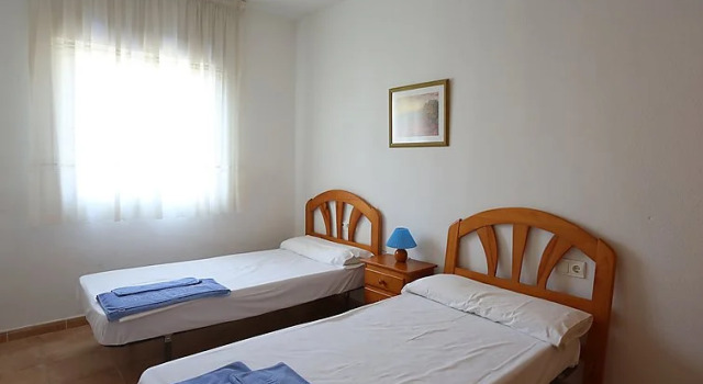 Urb Zona Estival - Three Bedroom, Забронировать Дом для отпуска Отели Tarragonès с парковкой, Парковка