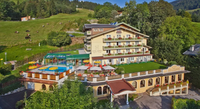 Двухместный номер Standard с балконом и с видом на горы Hotel Berner
