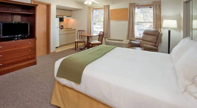 IHG Army Hotels Sturgis Heights, Prenota Hotel Fort Leonard Wood Missouri