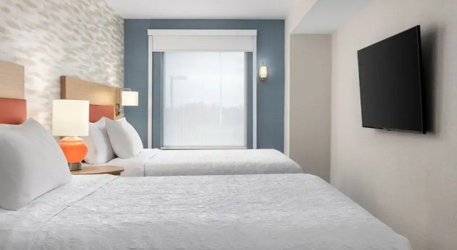 Четырёхместный люкс Home2 Suites By Hilton Kitchener