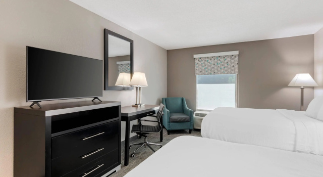 Четырёхместный номер Standard Quality Inn & Suites Union City - Atlanta South