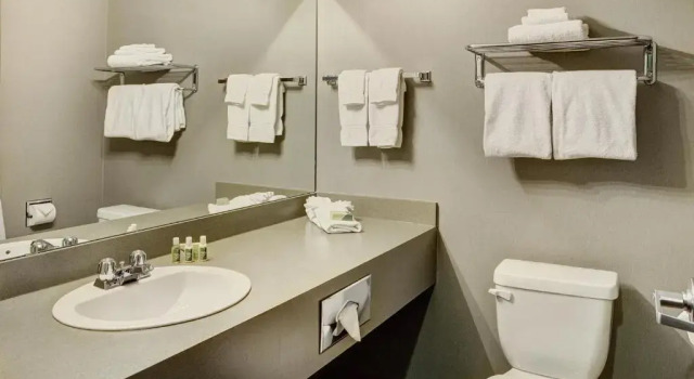 Номер Deluxe Days Inn by Wyndham Whitecourt