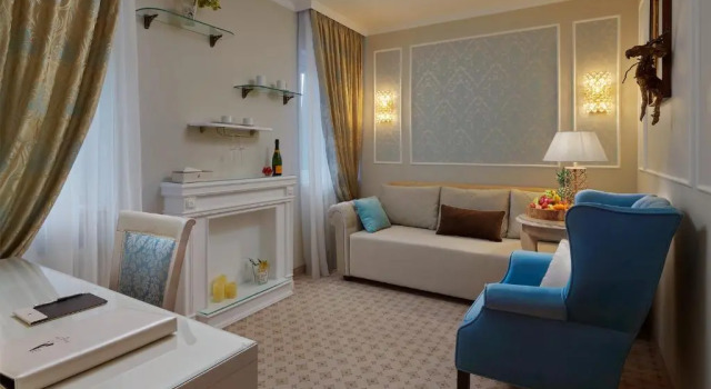 Полулюкс Honour and Grace Hotel