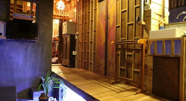 SongPhuaMia Guesthouse, Varaa Hotelli Hotellit North-Eastern Thailand pysäköinnillä, Pysäköinti
