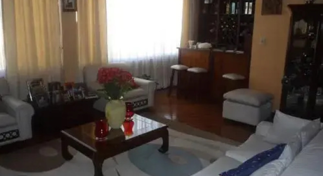 Hostal Casa Buen Vivir, Забронировать Отель La Floresta Кито, рядом с Del Arbolito Park