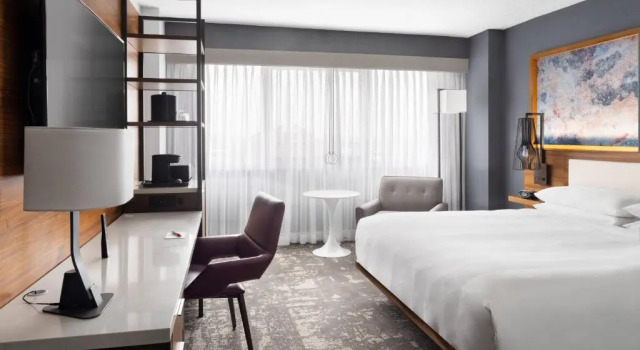 Номер Standard Marriott Greensboro Downtown