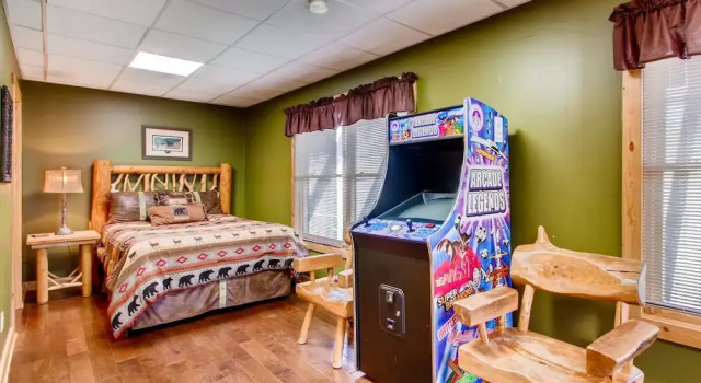Acorn Ridge 2 Bedrooms 2 Bathrooms Cabin