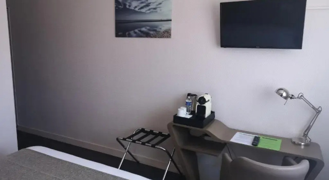 Номер Comfort CitHotel Logis Le Chêne Vert