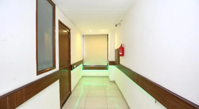 Oyo 18709 Hotel Yatri Niwas, Réserver Hôtel Sahibzada Ajit Singh Nagar Pendjab