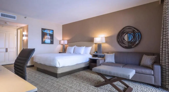 Двухместный номер Accessible Hilton Phoenix Airport