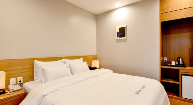 Номер Standard с балконом Blanc Business Hotel