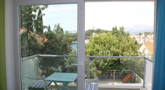 Апартаменты c 1 комнатой с балконом и с видом на город Apartments Mala