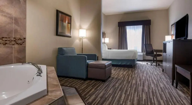Люкс Best Western Plus Dartmouth Hotel & Suites