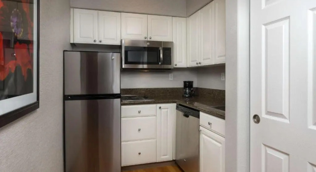 Четырёхместный номер Standard с 2 комнатами Homewood Suites by Hilton Vancouver-Portland