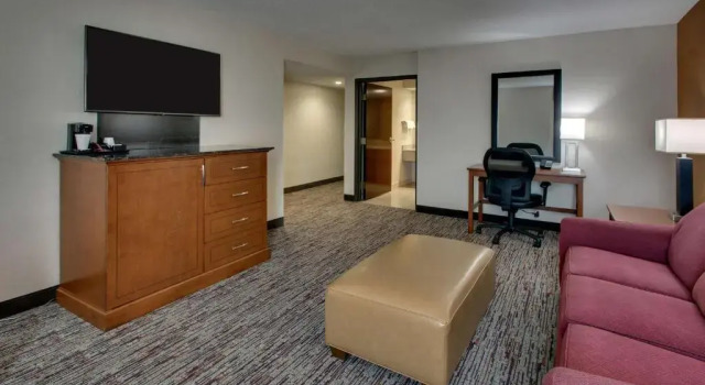 Люкс Drury Inn & Suites Evansville East