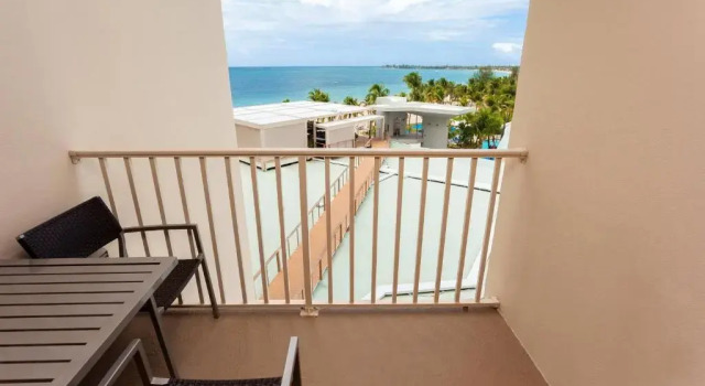 Четырёхместный номер Standard Marriott Isla Verde Beach Resort