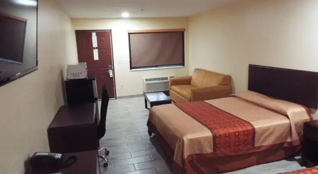 Четырёхместный люкс Classic Texas Inn Harlingen