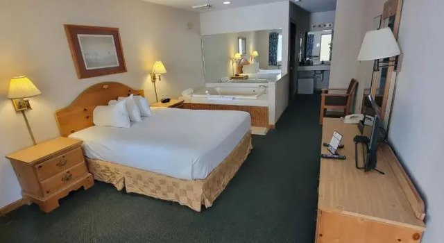 Двухместный номер Standard Thunderbird Inn of Mackinaw City