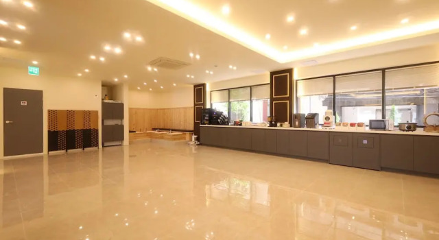 Hotel Kkulbam Stay, Забронировать Отель Сачхон Кёнсан-Намдо