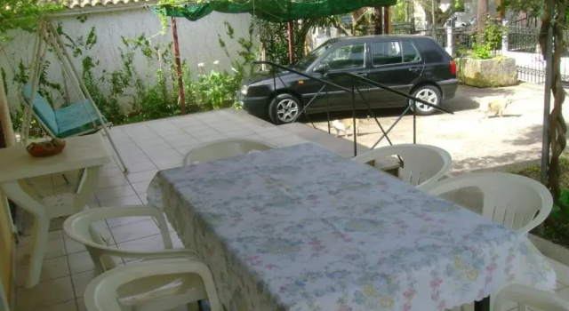 Коттедж Lefkas house with garden