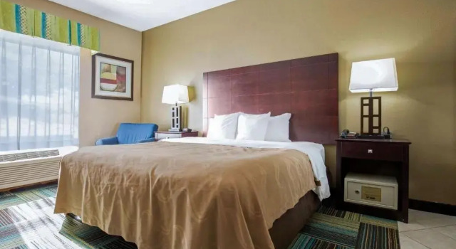 Номер Standard Quality Inn and Suites Arnold - St Louis